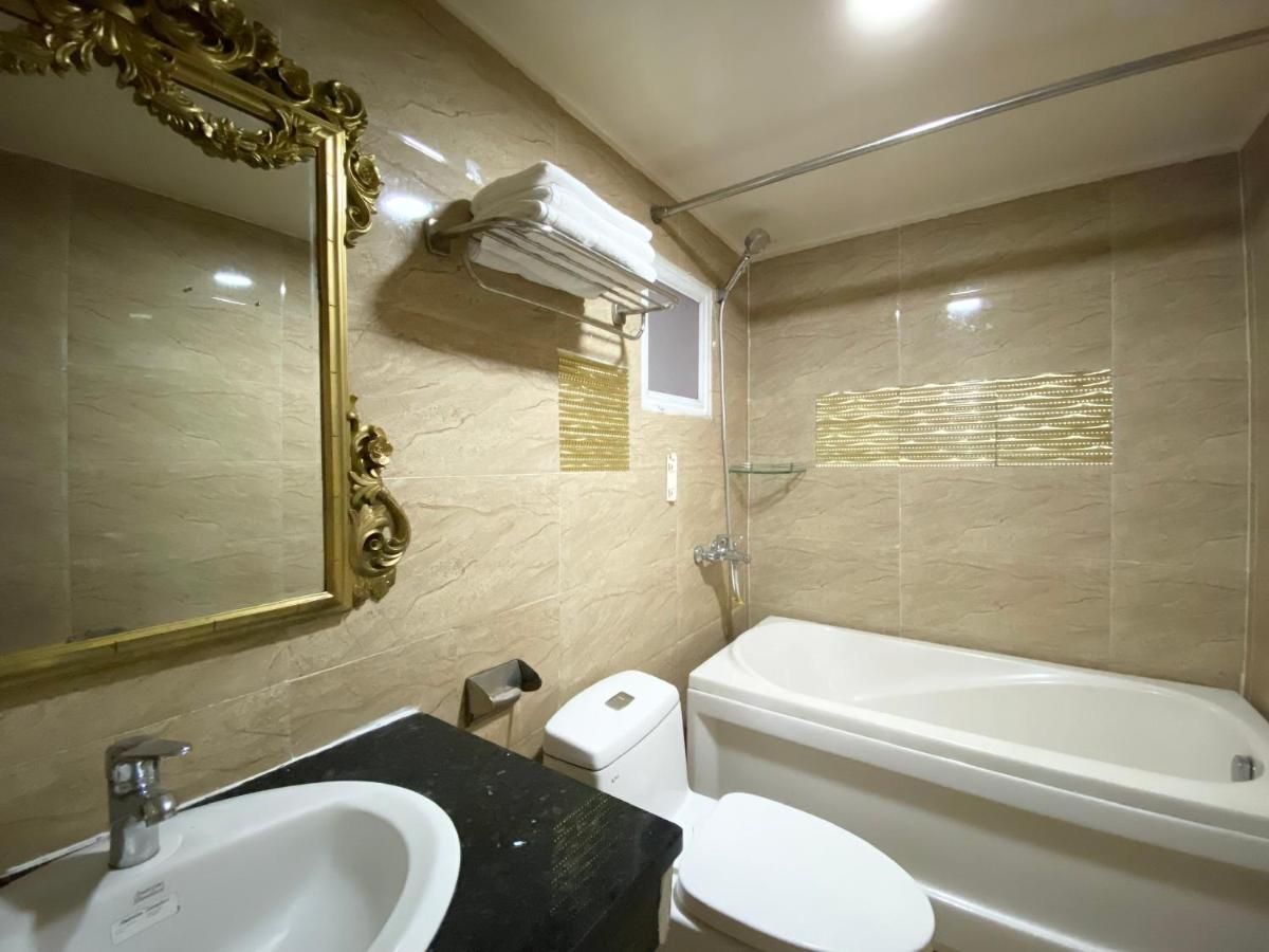 Crowne Bui Vien Hotel Хошимін Екстер'єр фото